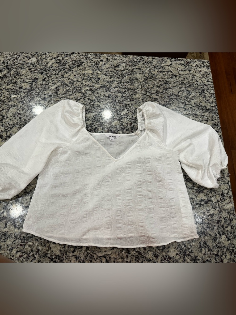 Steve Madden White V-Neck Puff-Sleeve Blouse Women’s large